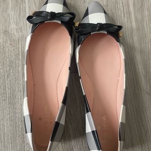 Size 7 Kate spade black and white gingham pointy toe flats with bow